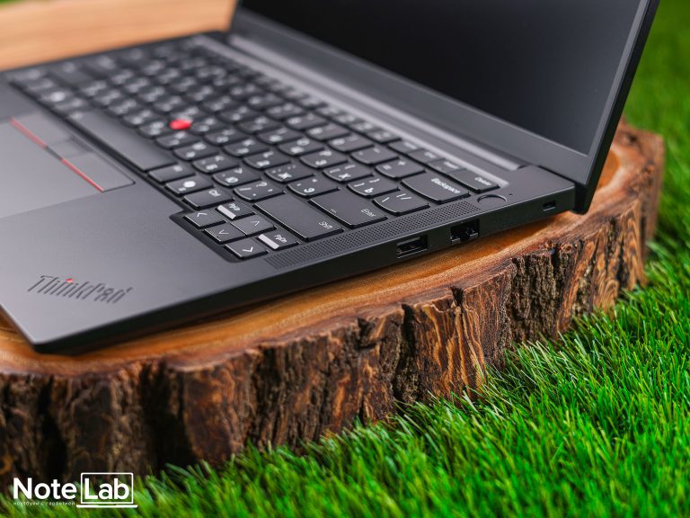 ThinkPad E14 Gen 7: клавиатура с TrackPoint